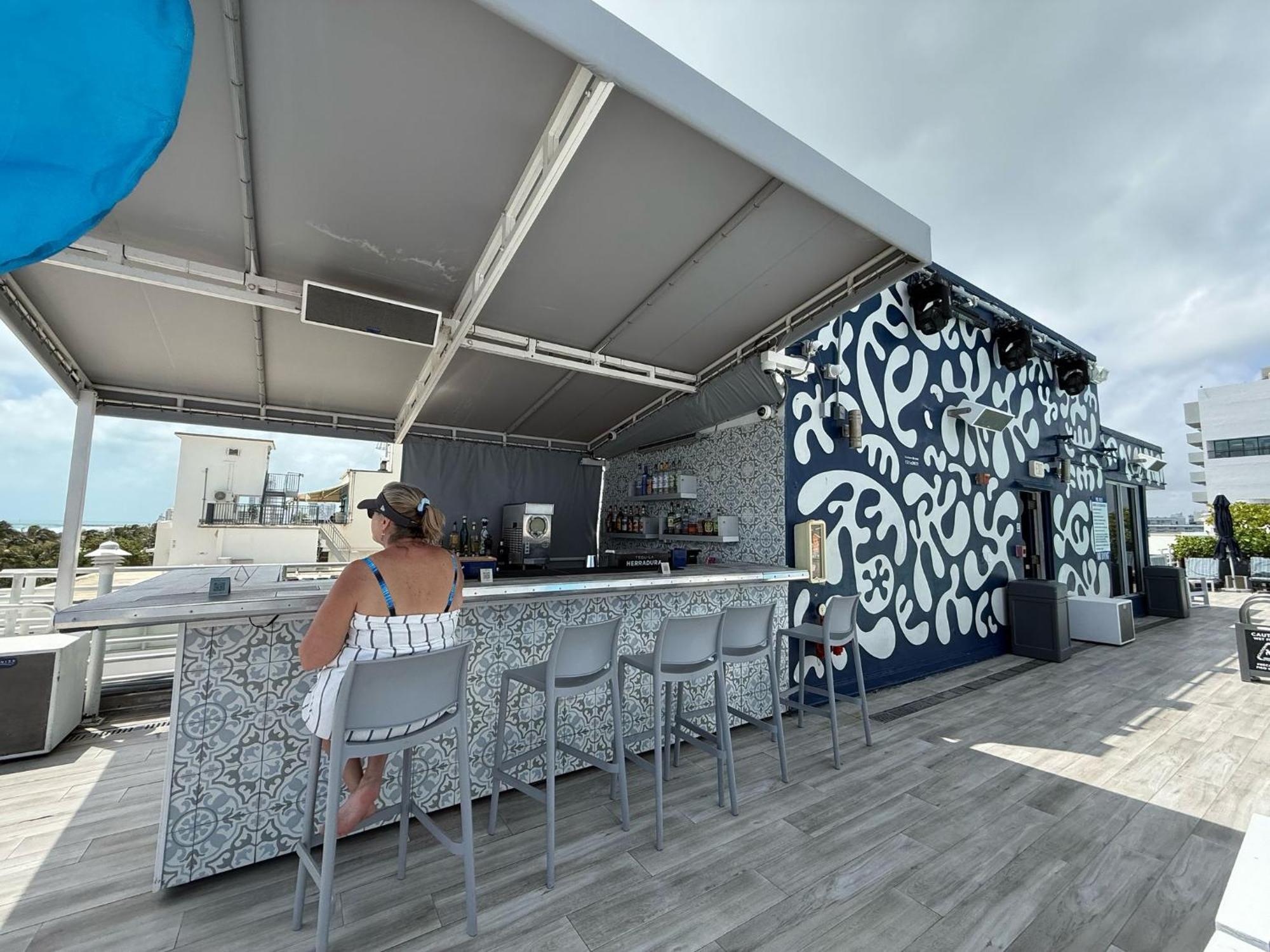 Renzzi On The Ocean Aparthotel - Miami Beach — Fotos 2